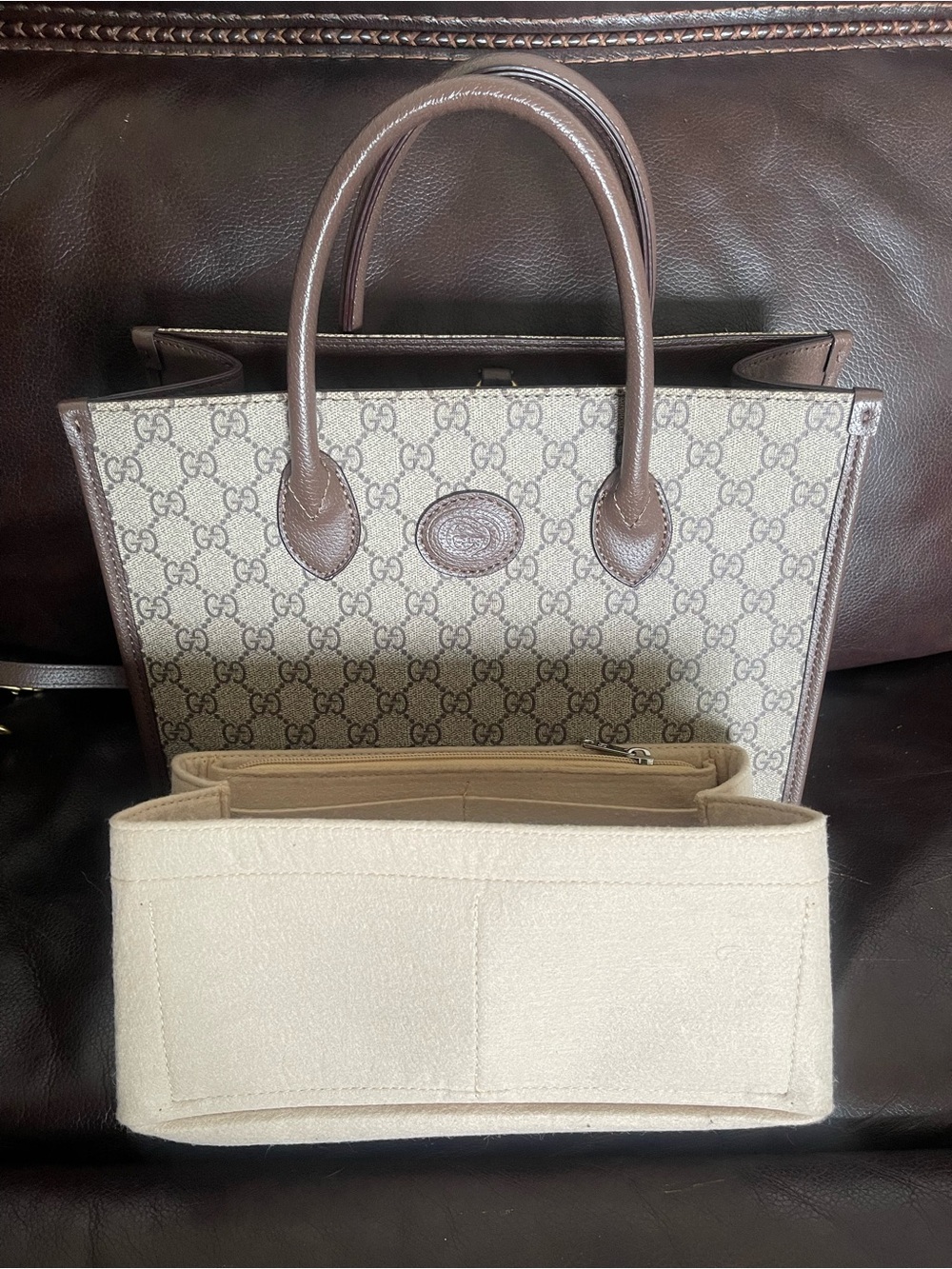 Gucci Beige GG Supreme Canvas Tote with Brown Leather Trim - Picture 4 of 8